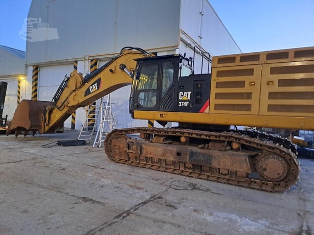 2017 CATERPILLAR 374F