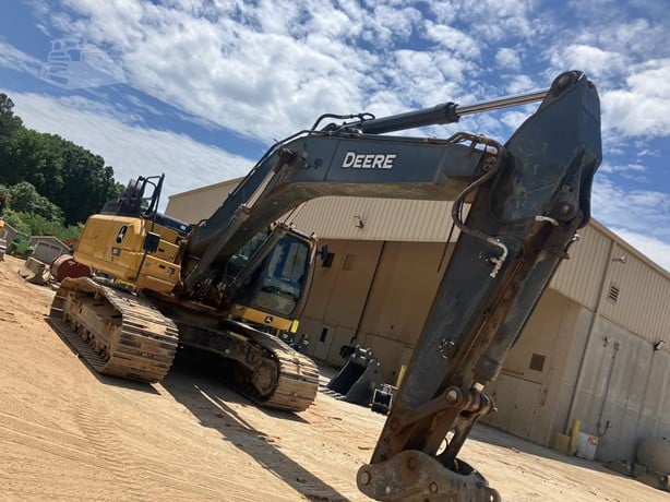 2023 DEERE 350 P-TIER - Image 2