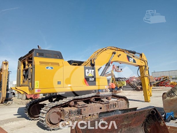2018 CATERPILLAR 352F - Image 2