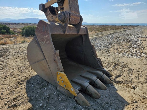 2022 CATERPILLAR 374 - Image 4