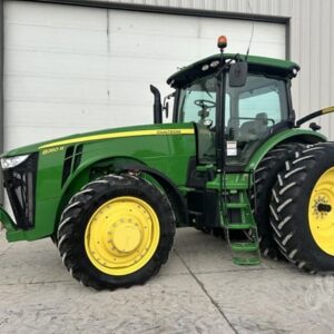 2013 JOHN DEERE 8260R