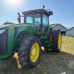 2012 JOHN DEERE 8235R
