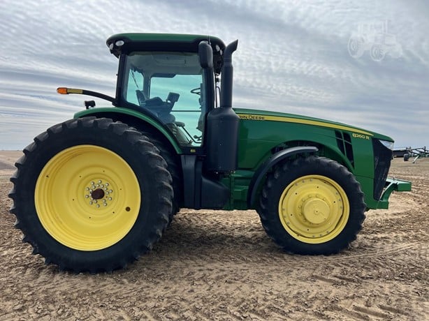 2011 JOHN DEERE 8260R - Image 4