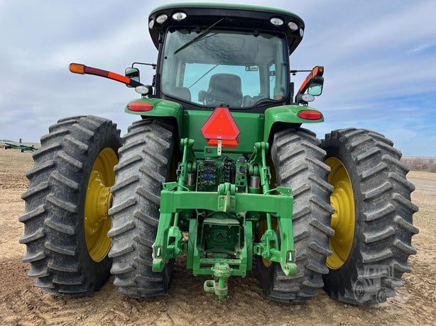 2011 JOHN DEERE 8260R - Image 6