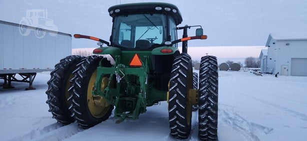 2011 JOHN DEERE 8235R - Image 4