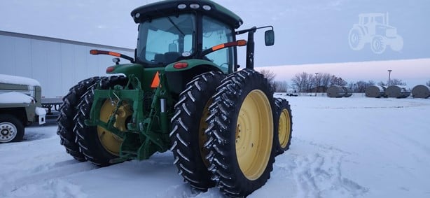 2011 JOHN DEERE 8235R - Image 6
