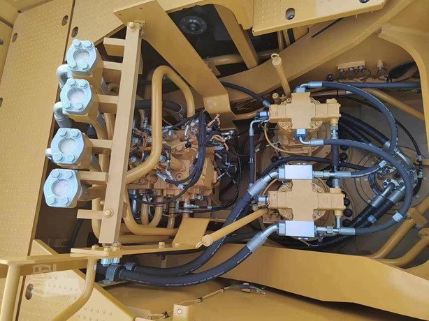 2022 CATERPILLAR 374 - Image 5