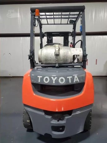 2017 TOYOTA 8FGU25 - Image 4