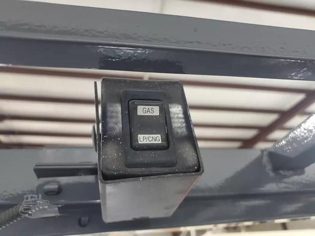 2017 TOYOTA 8FGU25 - Image 5