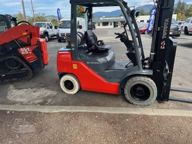 2017 TOYOTA 8FGU25 - Image 4