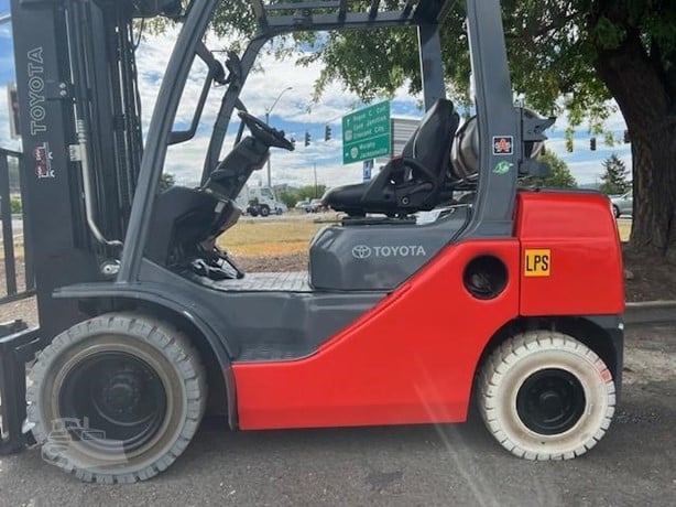 2017 TOYOTA 8FGU25 - Image 6