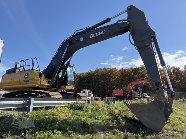 2023 DEERE 350 P-TIER - Image 3