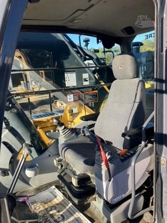 2021 DEERE 470G LC - Image 3