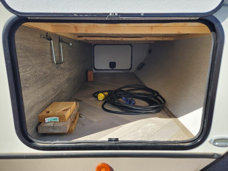 Used 2022 Forest River RV Wildwood Heritage Glen Hyper-Lyte 25RBHL - Image 6