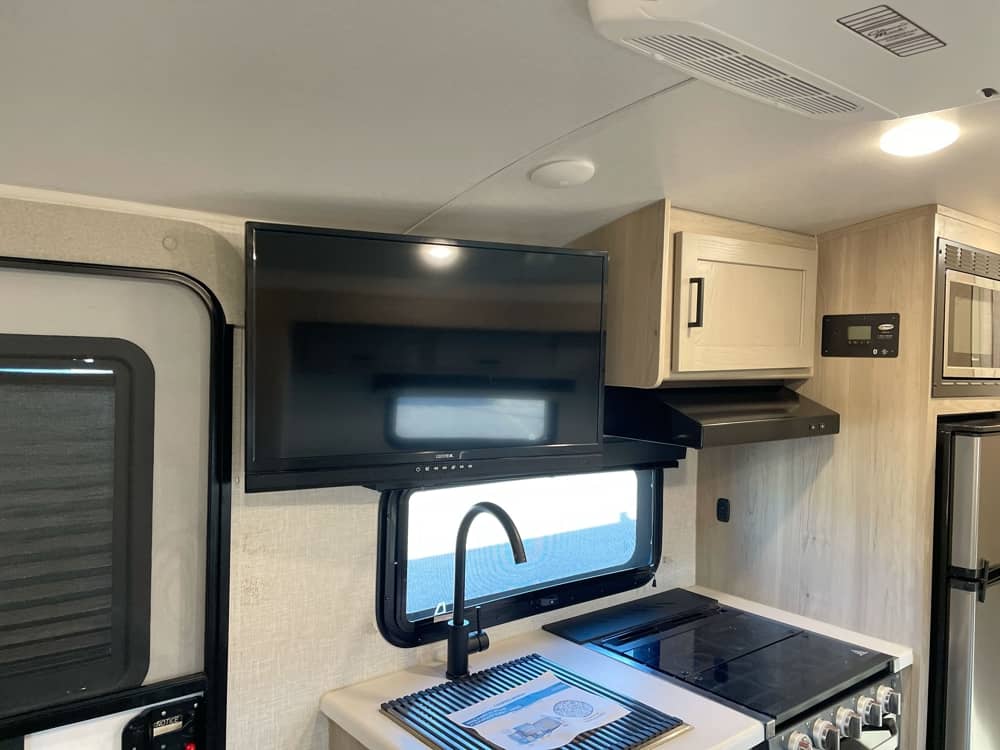 Used 2023 Forest River Flagstaff E-Pro 20FBS - Image 13