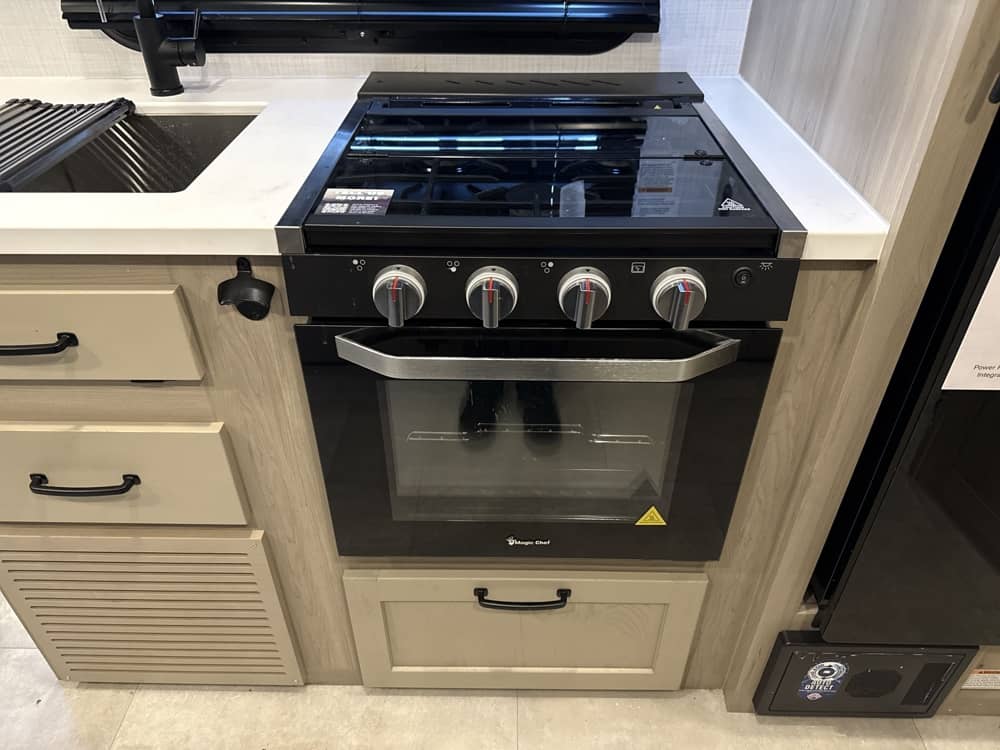 2025 Forest River Rockwood Geo-Pro 20FBS - Image 17