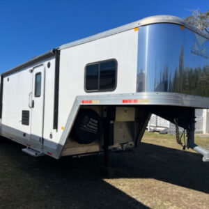 Used 2018 Merhow Trailers 8' wide 3 horse w/ 11' living quarters Horse Trailer